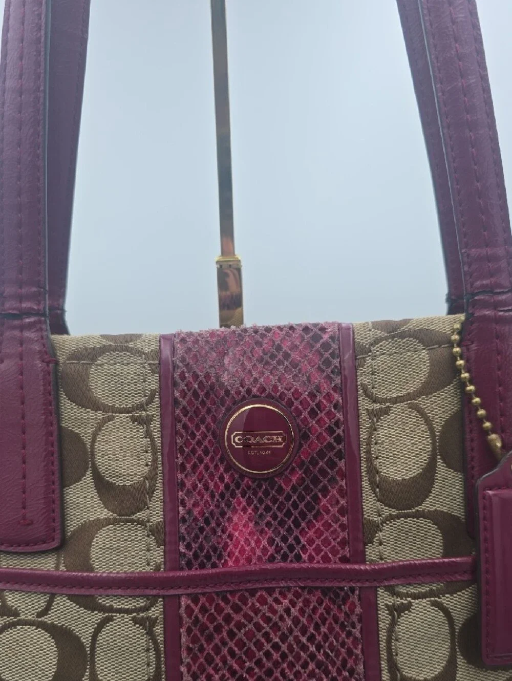 Coach Beige/Tan Signature Canvas Medium Tote W/ Burgundy Python Trim (GOOD) 💖✨️
